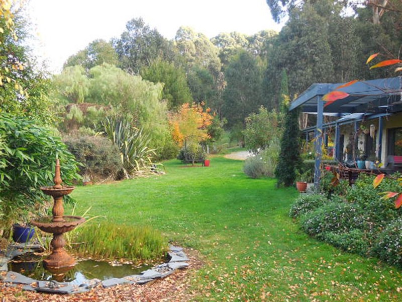 2450 Grandridge Road, Hallston VIC 3953