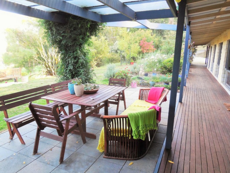 2450 Grandridge Road, Hallston VIC 3953