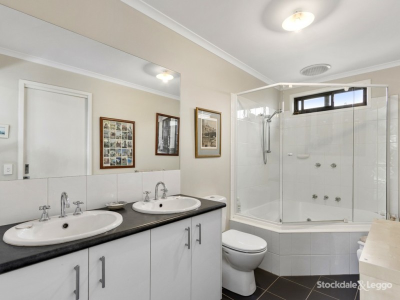 12 Floraston Drive, Leongatha VIC 3953