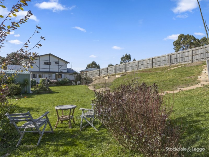 12 Floraston Drive, Leongatha VIC 3953
