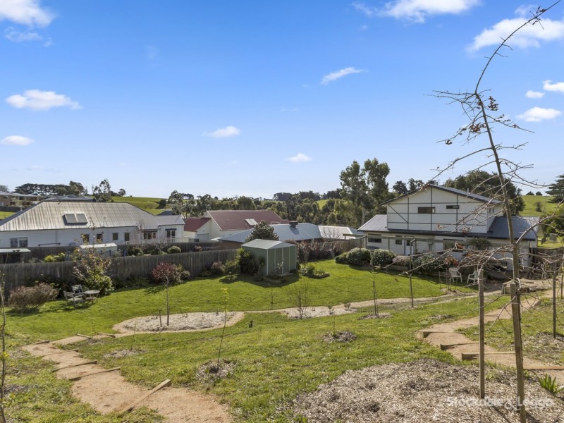 12 Floraston Drive, Leongatha VIC 3953