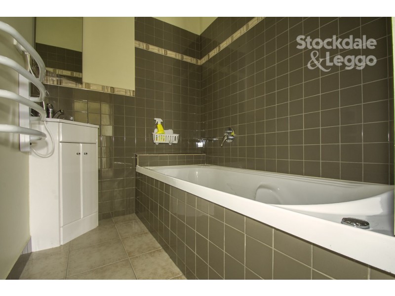 6 Sloan Avenue, Leongatha VIC 3953