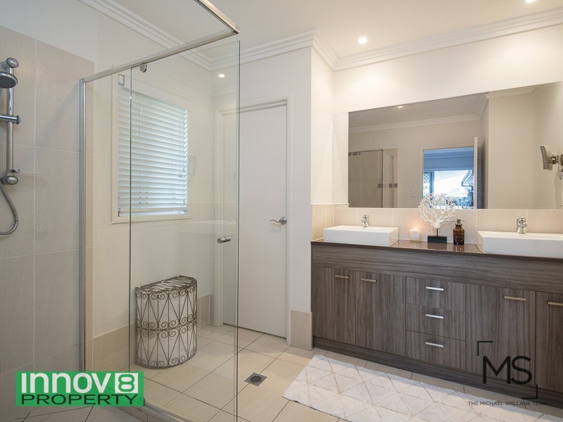 27 Williams Crescent, North Lakes QLD 4509