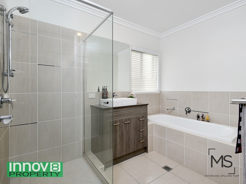 27 Williams Crescent, North Lakes QLD 4509