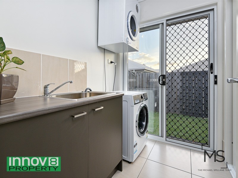 27 Williams Crescent, North Lakes QLD 4509