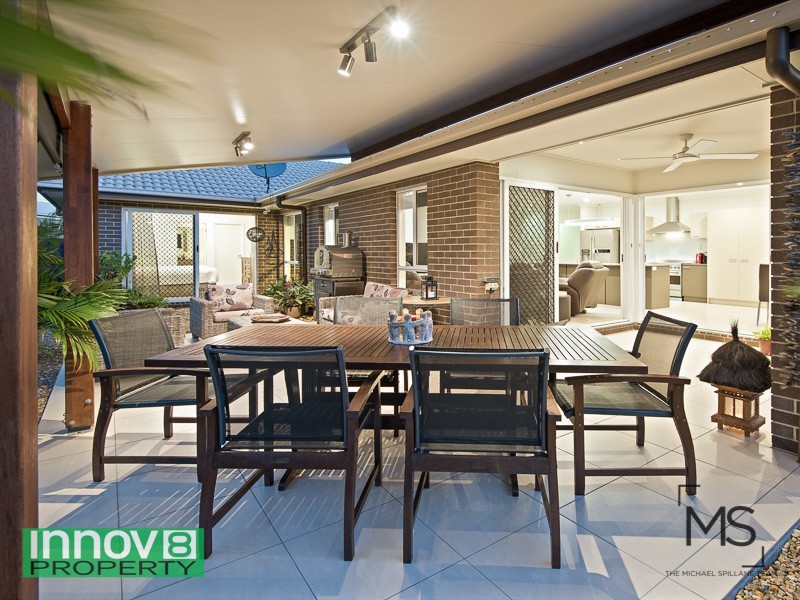 27 Williams Crescent, North Lakes QLD 4509