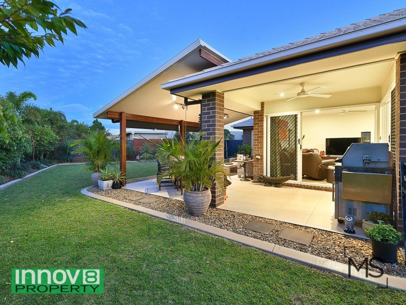 27 Williams Crescent, North Lakes QLD 4509