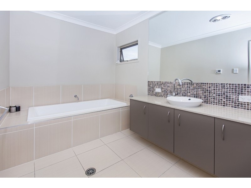 37 Darien Street, Bridgeman Downs QLD 4035