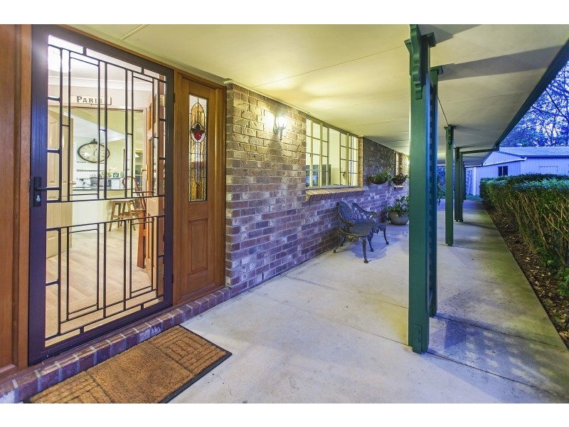 4 Spotted Gum Lane, Cashmere QLD 4500