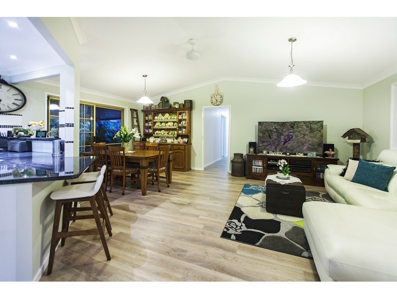 4 Spotted Gum Lane, Cashmere QLD 4500