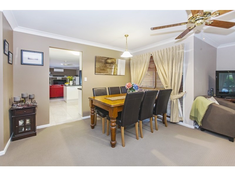 8 Eucalyptus Place, Albany Creek QLD 4035