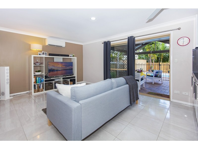 8 Eucalyptus Place, Albany Creek QLD 4035