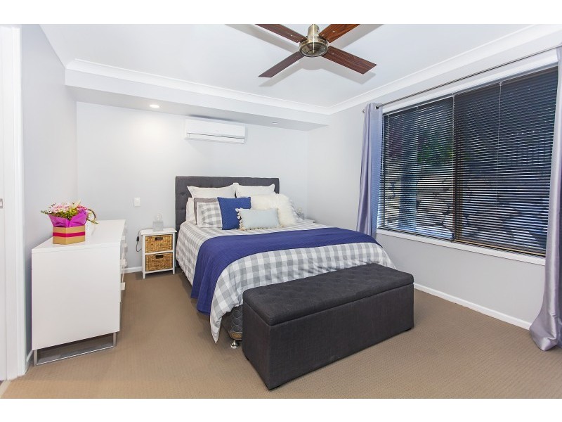 8 Eucalyptus Place, Albany Creek QLD 4035