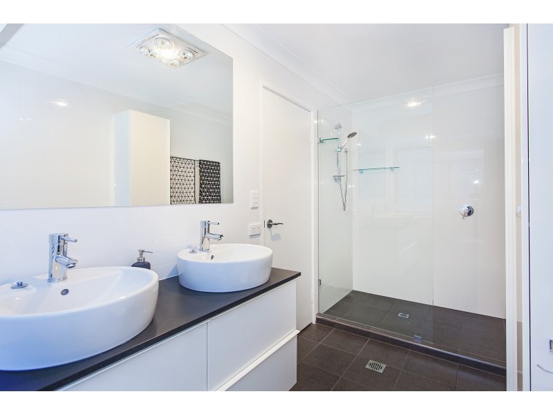 8 Eucalyptus Place, Albany Creek QLD 4035