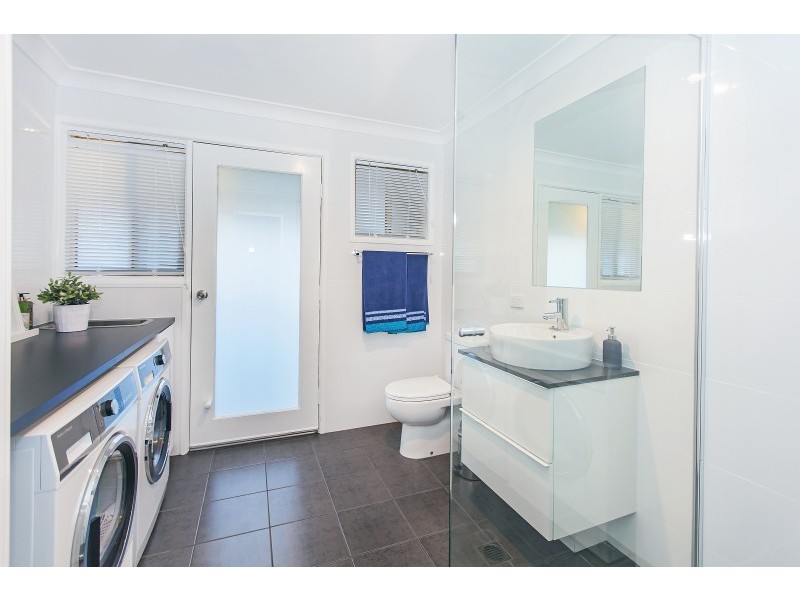 8 Eucalyptus Place, Albany Creek QLD 4035