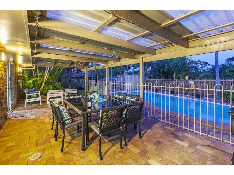 8 Eucalyptus Place, Albany Creek QLD 4035