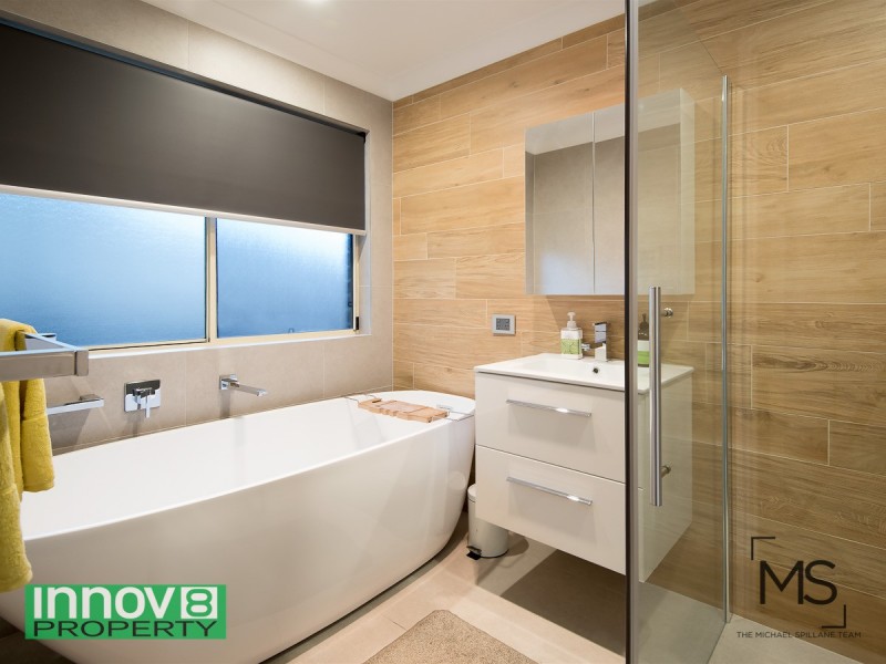 4 Virgo Place, Eatons Hill QLD 4037