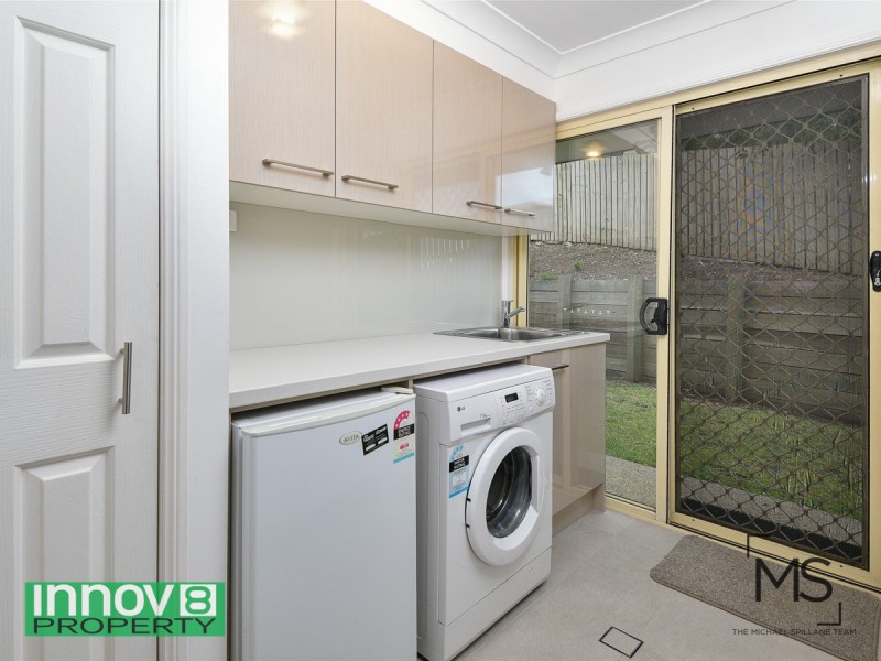 4 Virgo Place, Eatons Hill QLD 4037