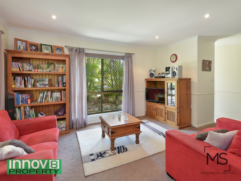 2 Eaton Place, Eatons Hill QLD 4037