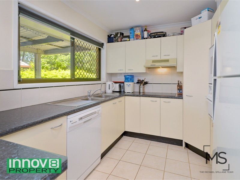2 Eaton Place, Eatons Hill QLD 4037