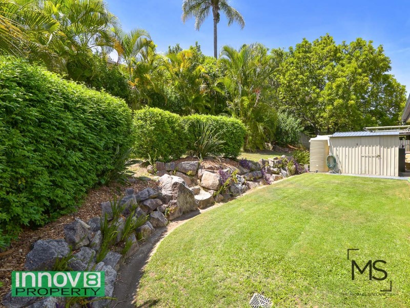 2 Eaton Place, Eatons Hill QLD 4037