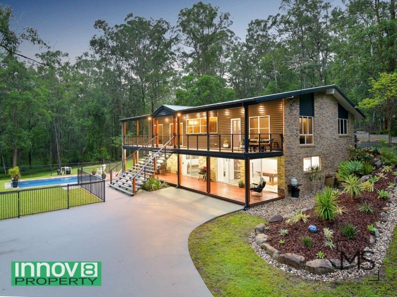 8 Bracken Court, Cashmere QLD 4500