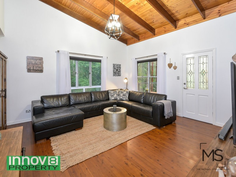 8 Bracken Court, Cashmere QLD 4500