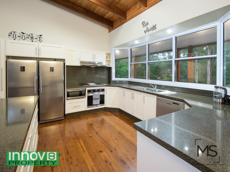 8 Bracken Court, Cashmere QLD 4500