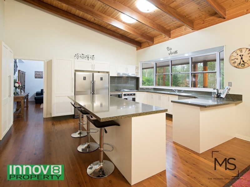 8 Bracken Court, Cashmere QLD 4500