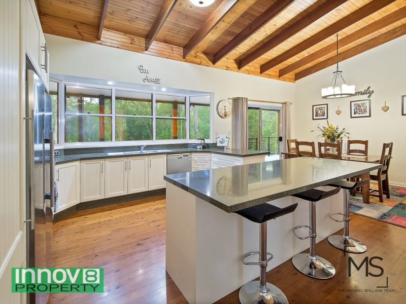 8 Bracken Court, Cashmere QLD 4500