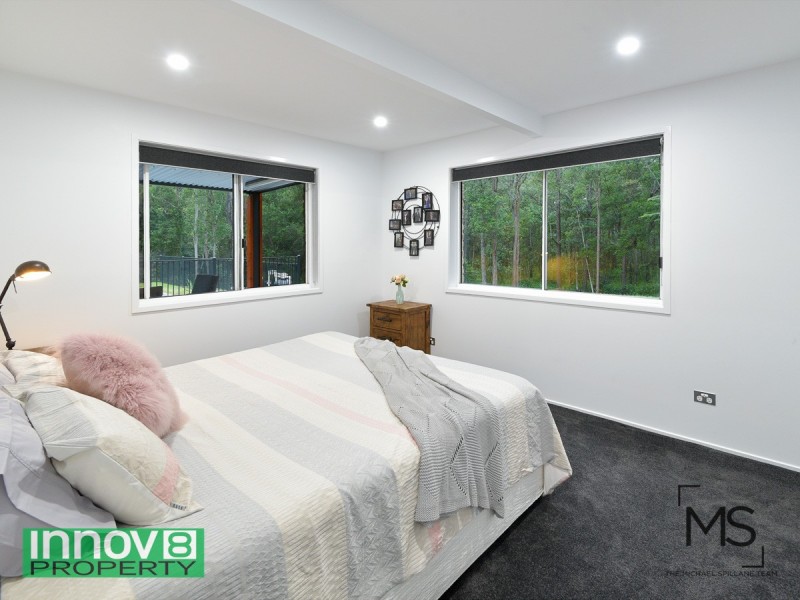 8 Bracken Court, Cashmere QLD 4500