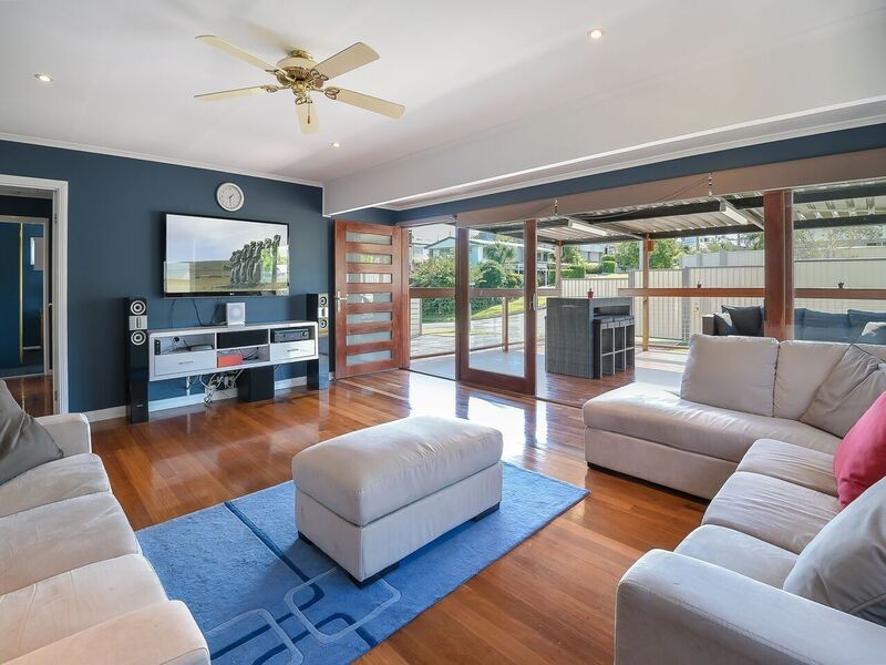 15 Dooloo Crescent, Ferny Hills QLD 4055