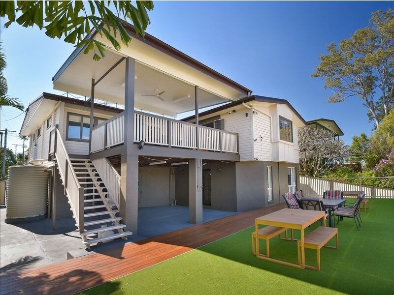 15 Dooloo Crescent, Ferny Hills QLD 4055