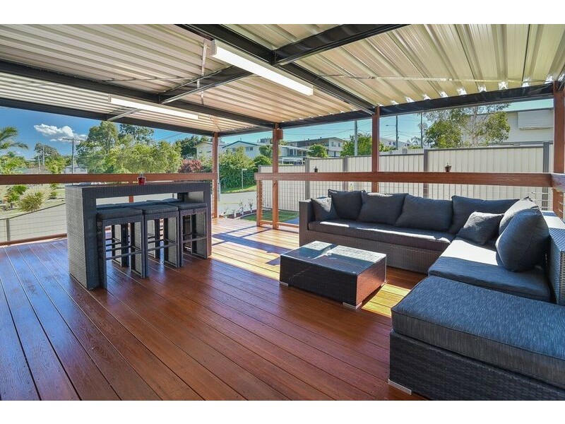 15 Dooloo Crescent, Ferny Hills QLD 4055