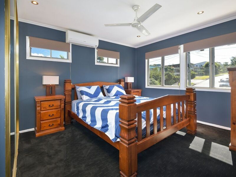 15 Dooloo Crescent, Ferny Hills QLD 4055