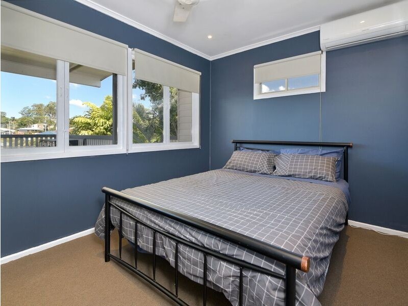 15 Dooloo Crescent, Ferny Hills QLD 4055