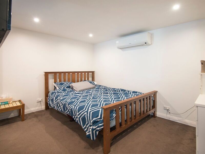 15 Dooloo Crescent, Ferny Hills QLD 4055