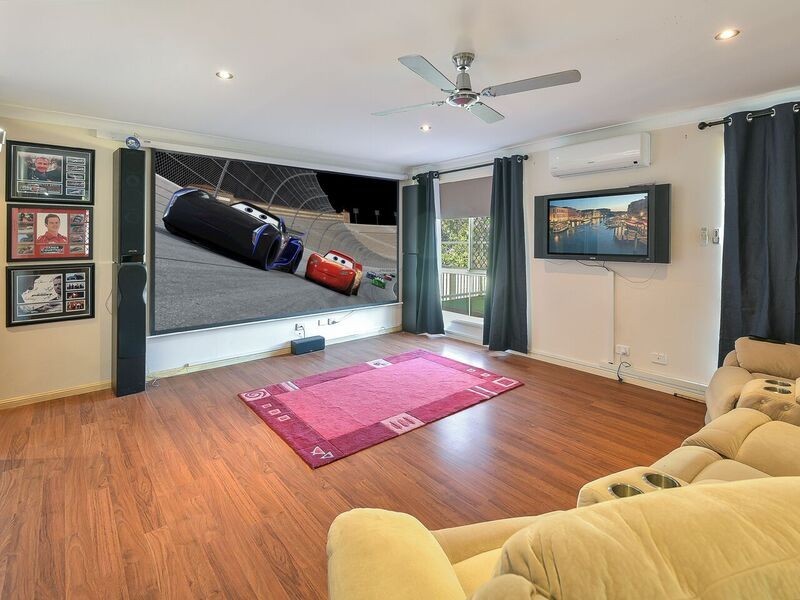 15 Dooloo Crescent, Ferny Hills QLD 4055
