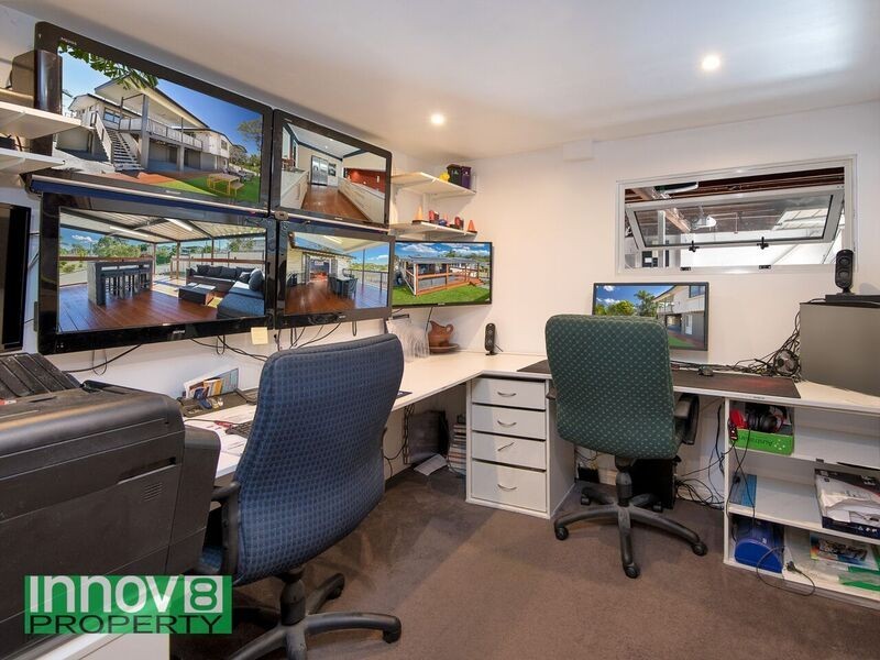 15 Dooloo Crescent, Ferny Hills QLD 4055