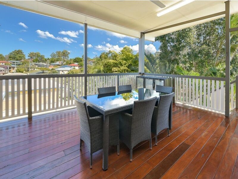15 Dooloo Crescent, Ferny Hills QLD 4055