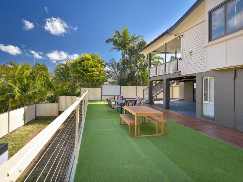 15 Dooloo Crescent, Ferny Hills QLD 4055