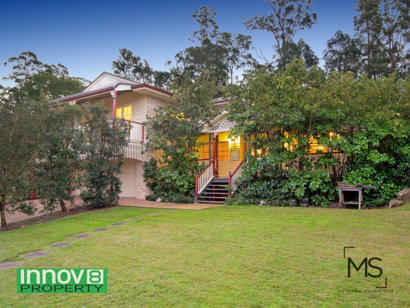 4 Foambark Court, Eatons Hill QLD 4037