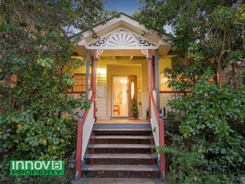 4 Foambark Court, Eatons Hill QLD 4037