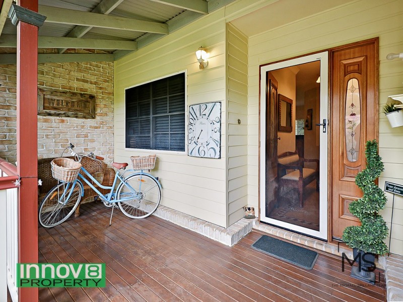 4 Foambark Court, Eatons Hill QLD 4037