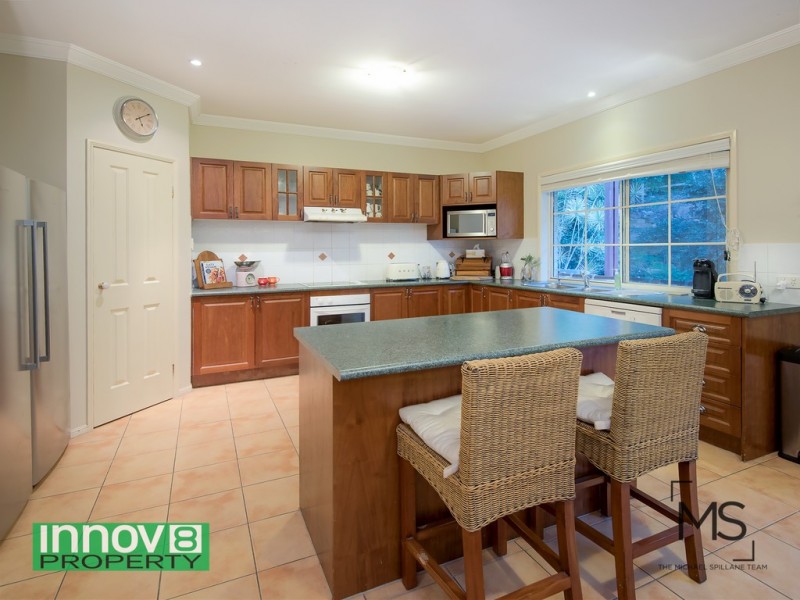 4 Foambark Court, Eatons Hill QLD 4037