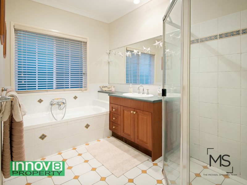 4 Foambark Court, Eatons Hill QLD 4037