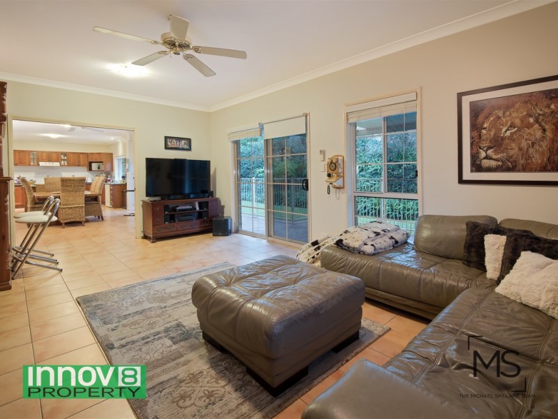 4 Foambark Court, Eatons Hill QLD 4037