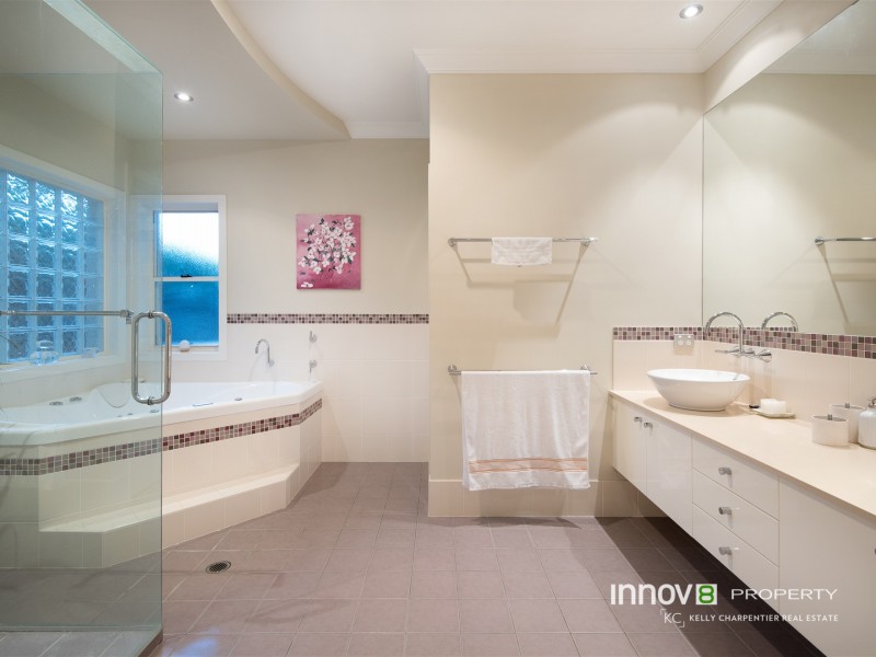 19 Montalcino Place, Bridgeman Downs QLD 4035