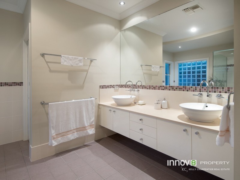 19 Montalcino Place, Bridgeman Downs QLD 4035