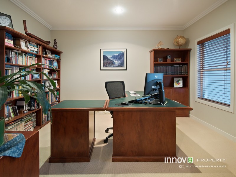 19 Montalcino Place, Bridgeman Downs QLD 4035